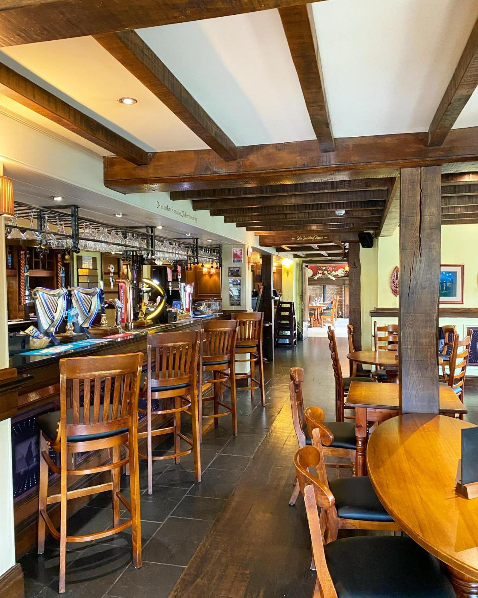The Windmill Inn Натсфорд Экстерьер фото